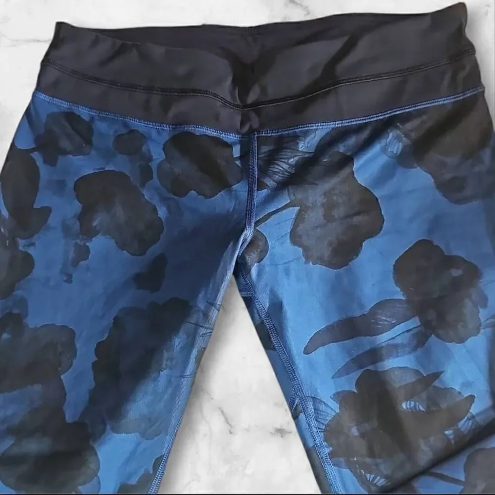 Lululemon Size 10 Floral 23